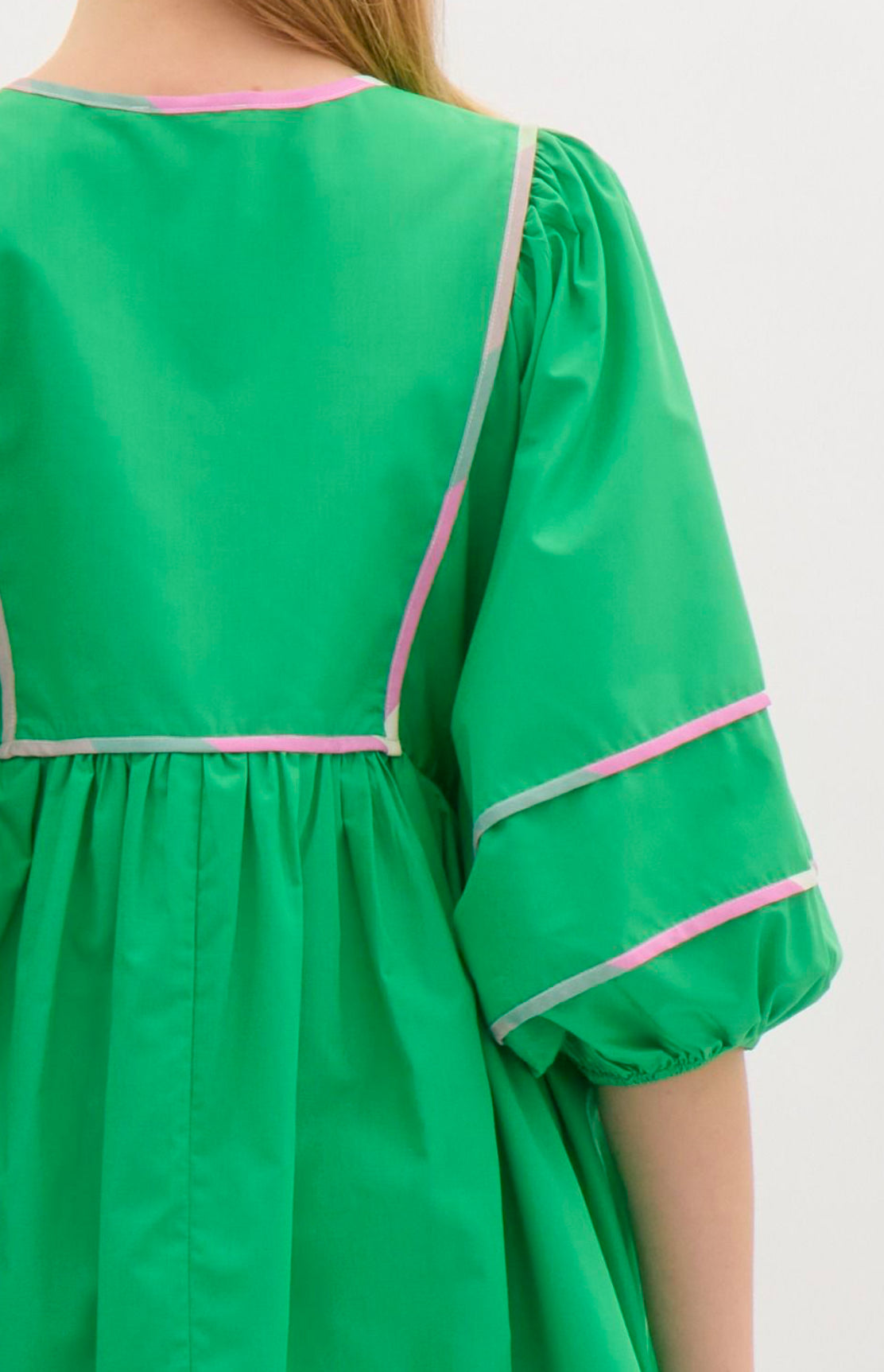 Green Solid Split V-Neck Mini Dress, Accented Multicolor Binding Over Seems. Pockets.