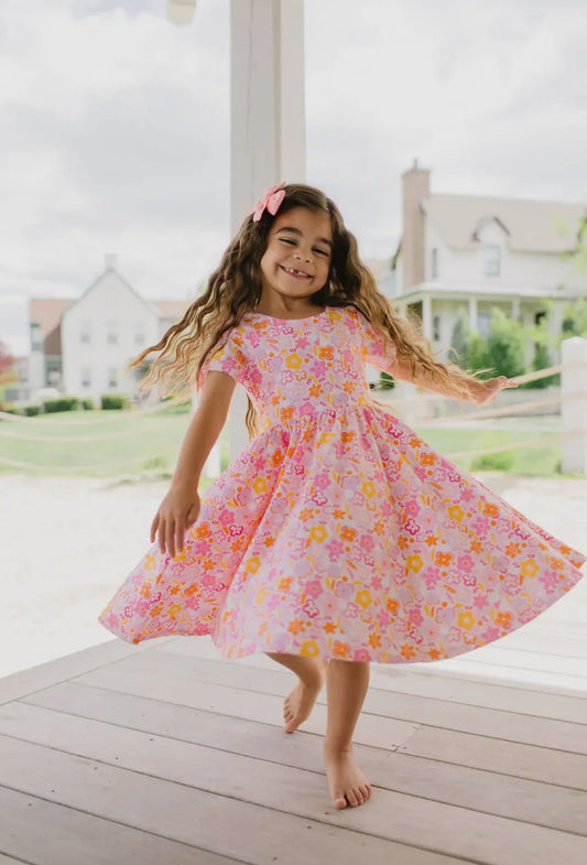Classic Twirl in Retro Flowers