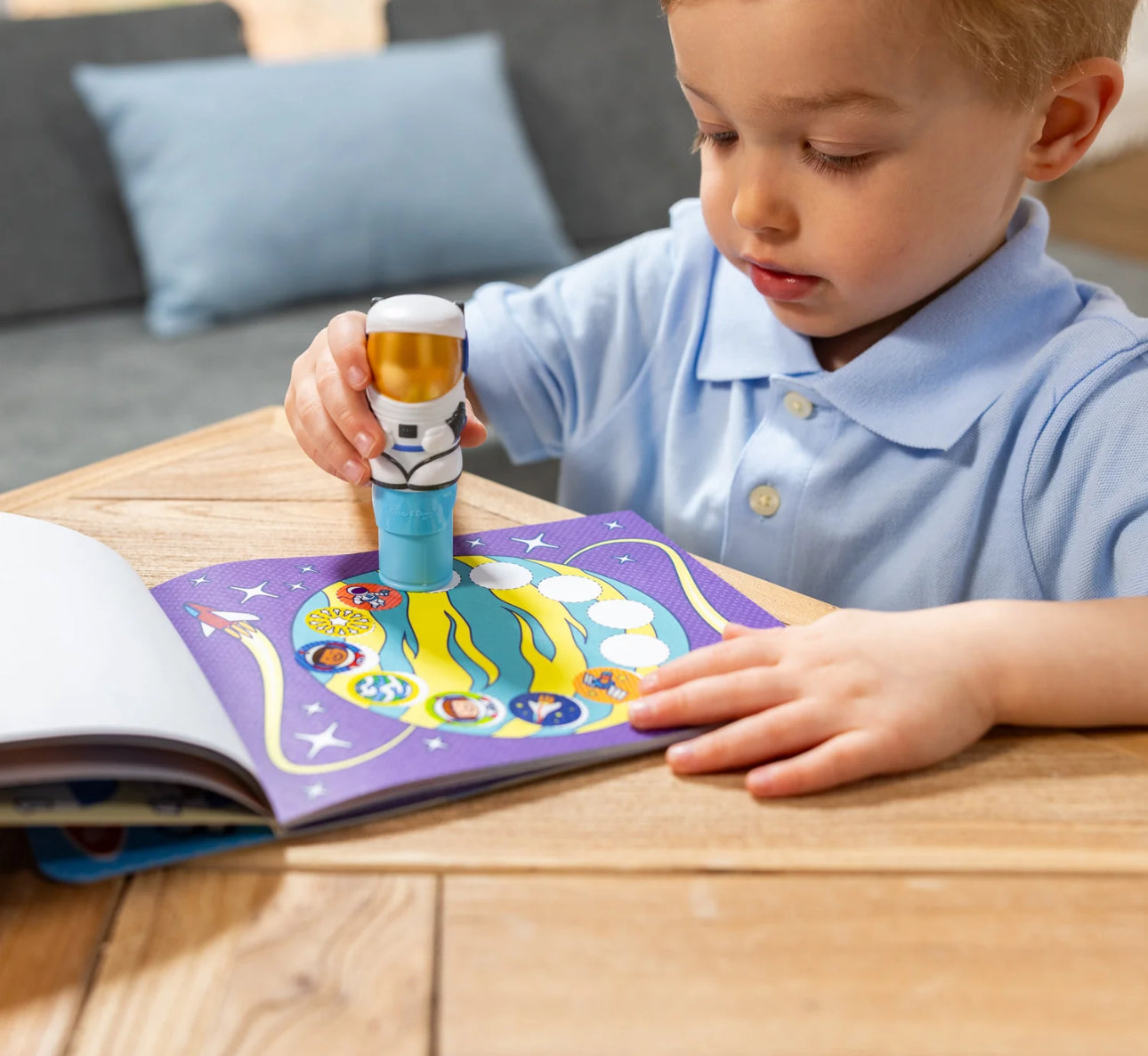 Sticker WOW!™ Activity Pad & Sticker Stamper - Astronaut