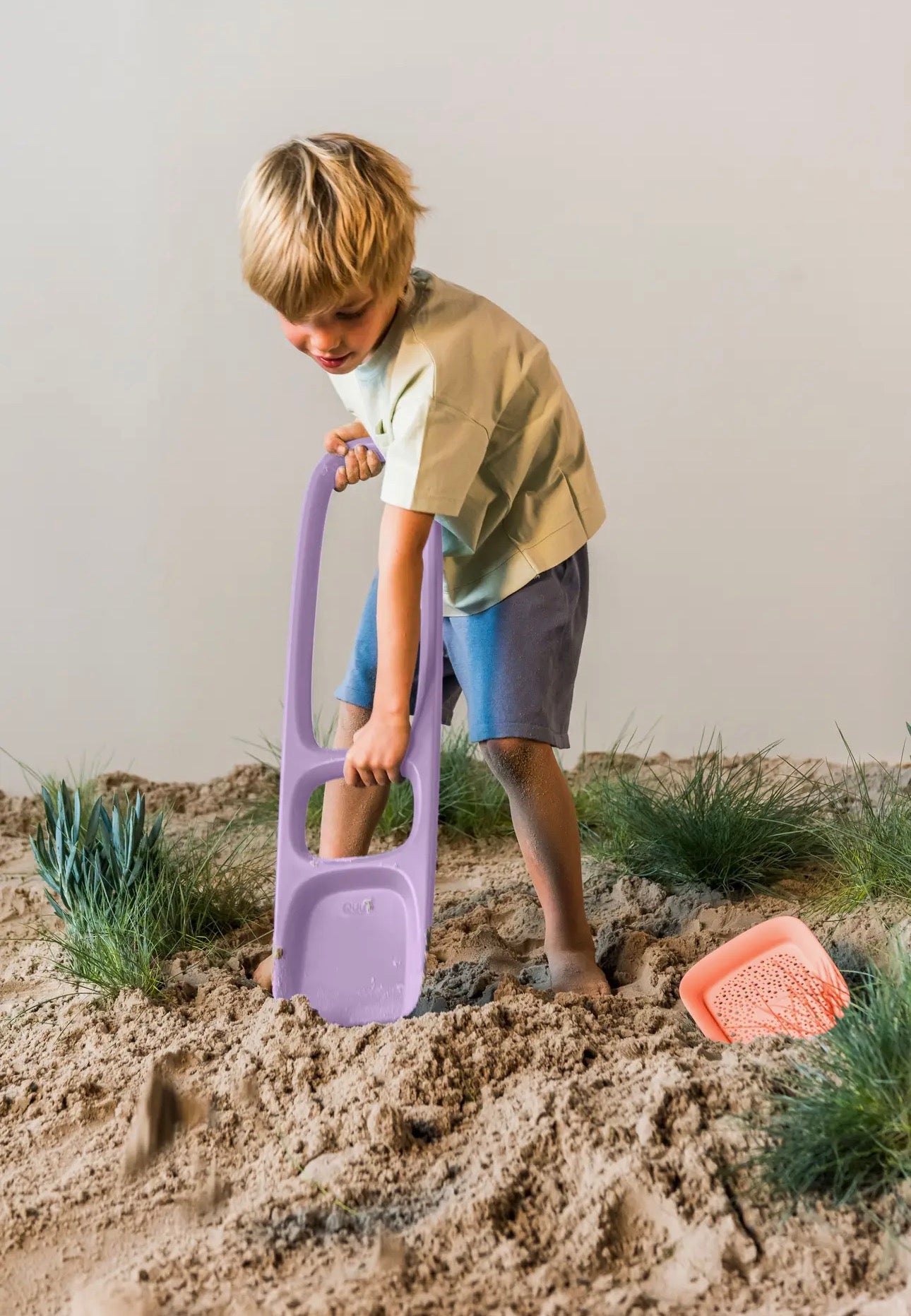 Lavender-Quut Scoopi- Kids Sand and Snow Shovel w/ Easy Grip