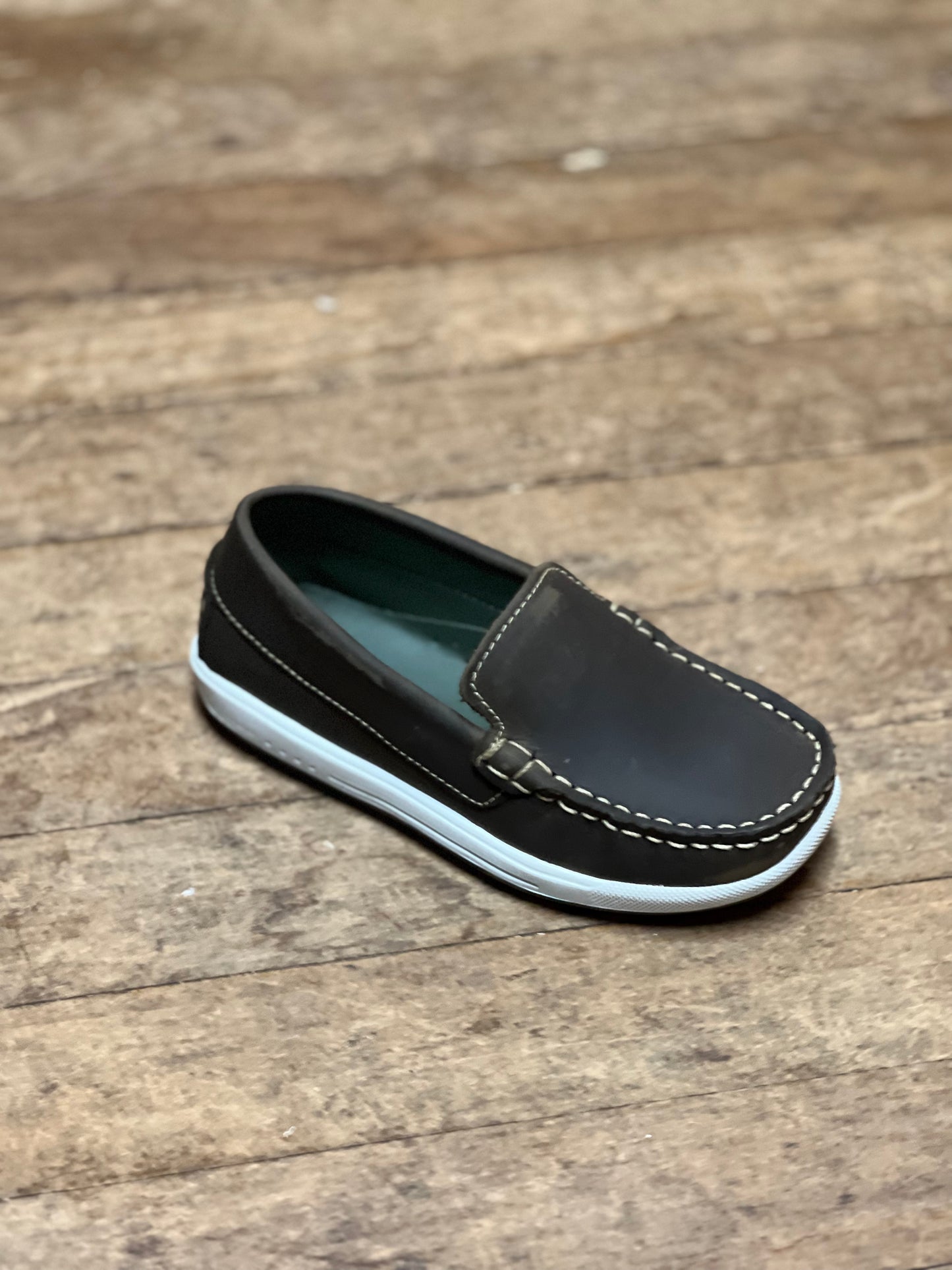 Slip-on Loafer in Olive Distressed Leather